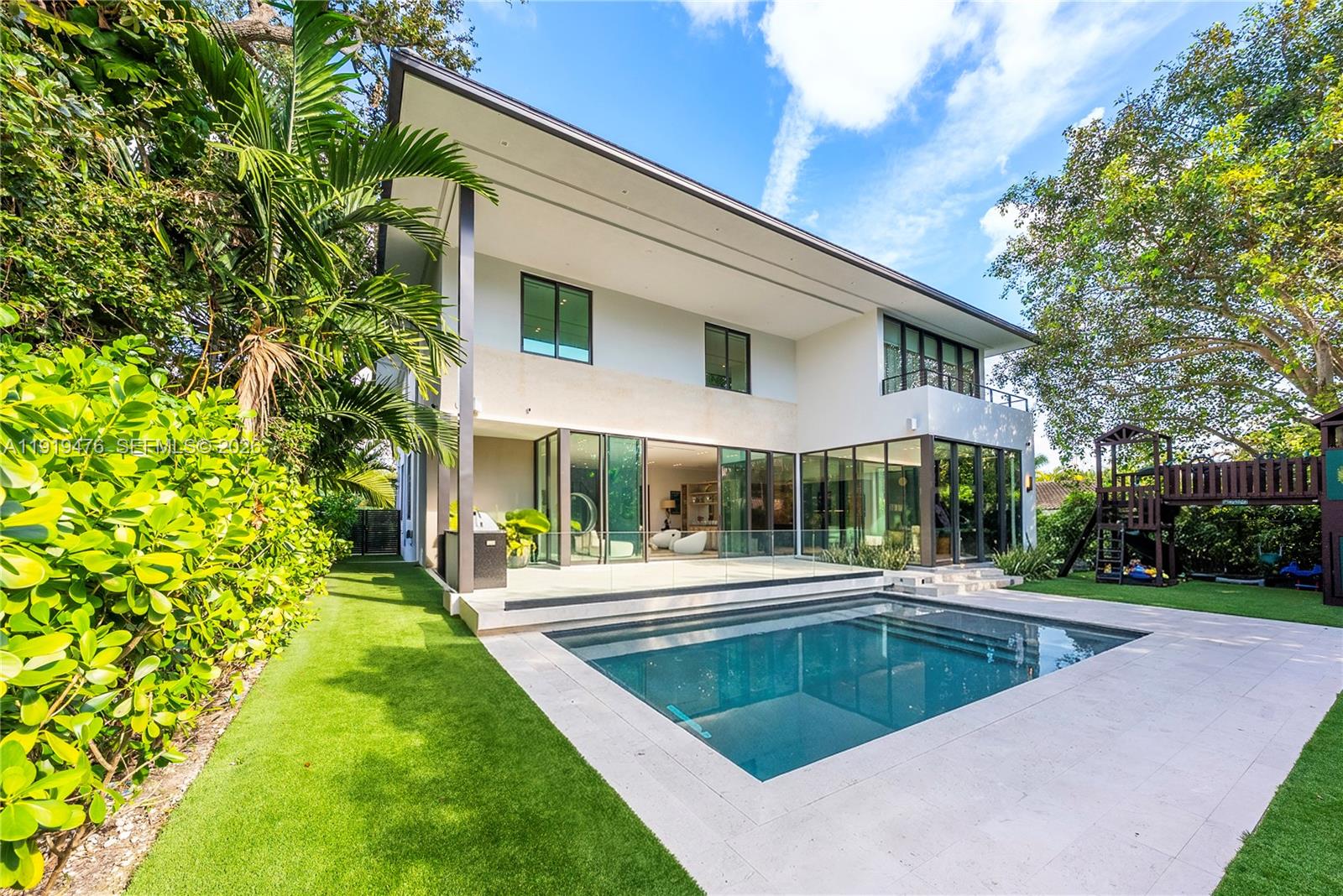 BAY LURE - Residential
