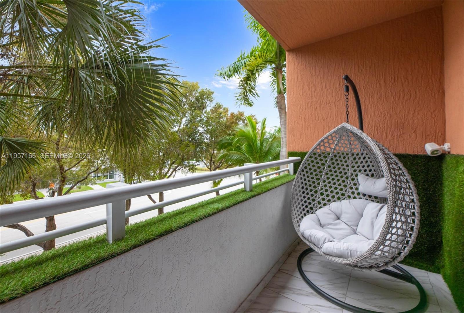 VENTURE AT AVENTURA WEST - Residential