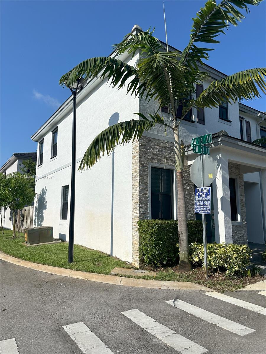 Charming corner unit townhouse located in prime Location in Fort Lauderdale. Close to I95 and airport. 10 min to Downtown Ft. Lauderdale, near Las Olas, World Class shops, Fine dining & beaches This Modern townhome has all new finishes including 10k Alexa smart home features, window treatments, washer & dryer, Automatic garage door.Kitchen features quartz countertops & SS appliances. Master bedroom is very spacious and has tons of natural light, plenty closet space and oversize bathroom with double sink. Gated community with beautiful heated pool, clubhouse with fitness center, kids' playground, dog park. Easy to show.