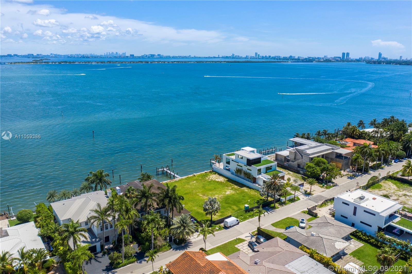 Leeward Cove Venetian Isle - Land