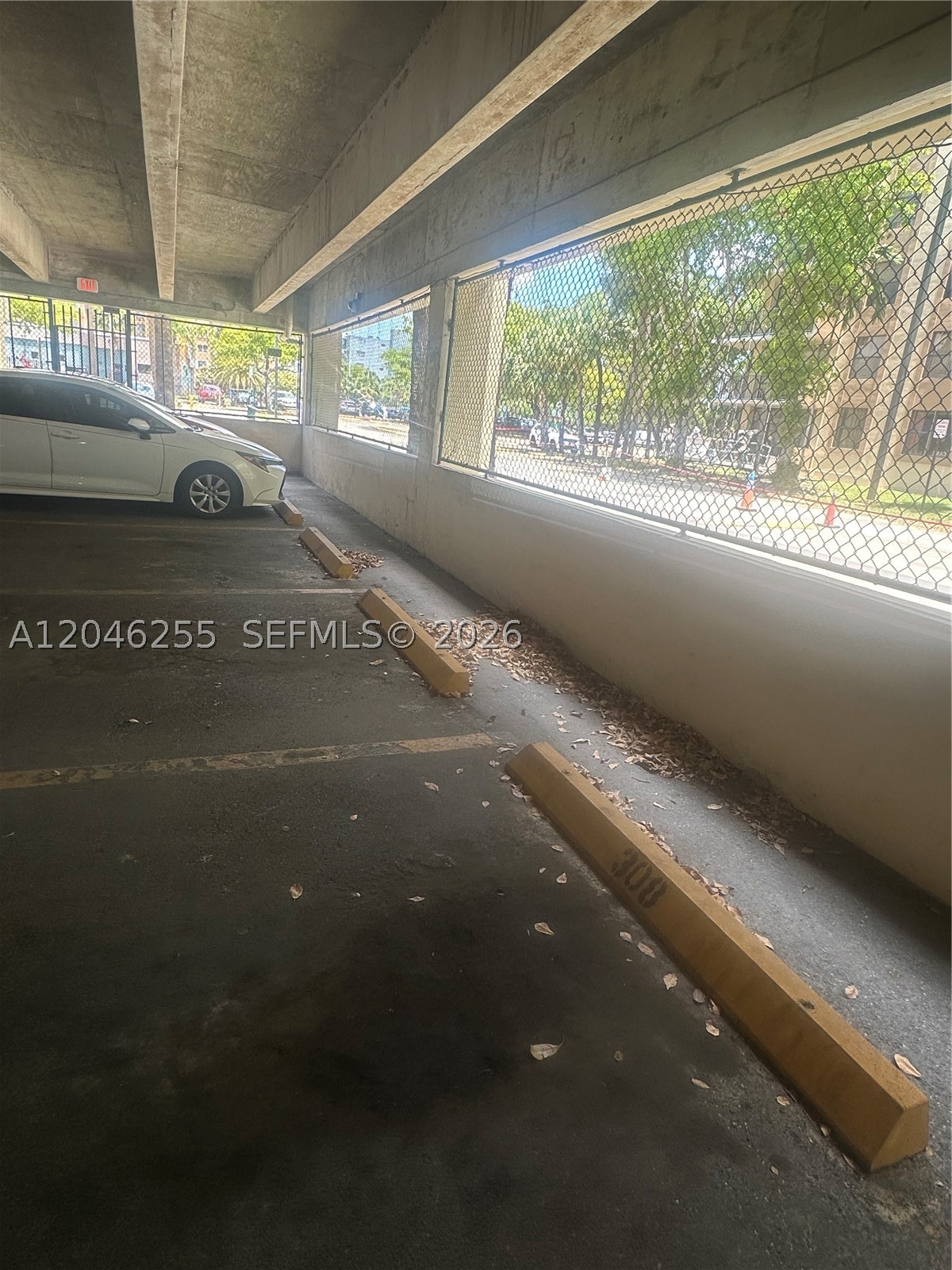 GREENWICH PH I CONDO - Residential