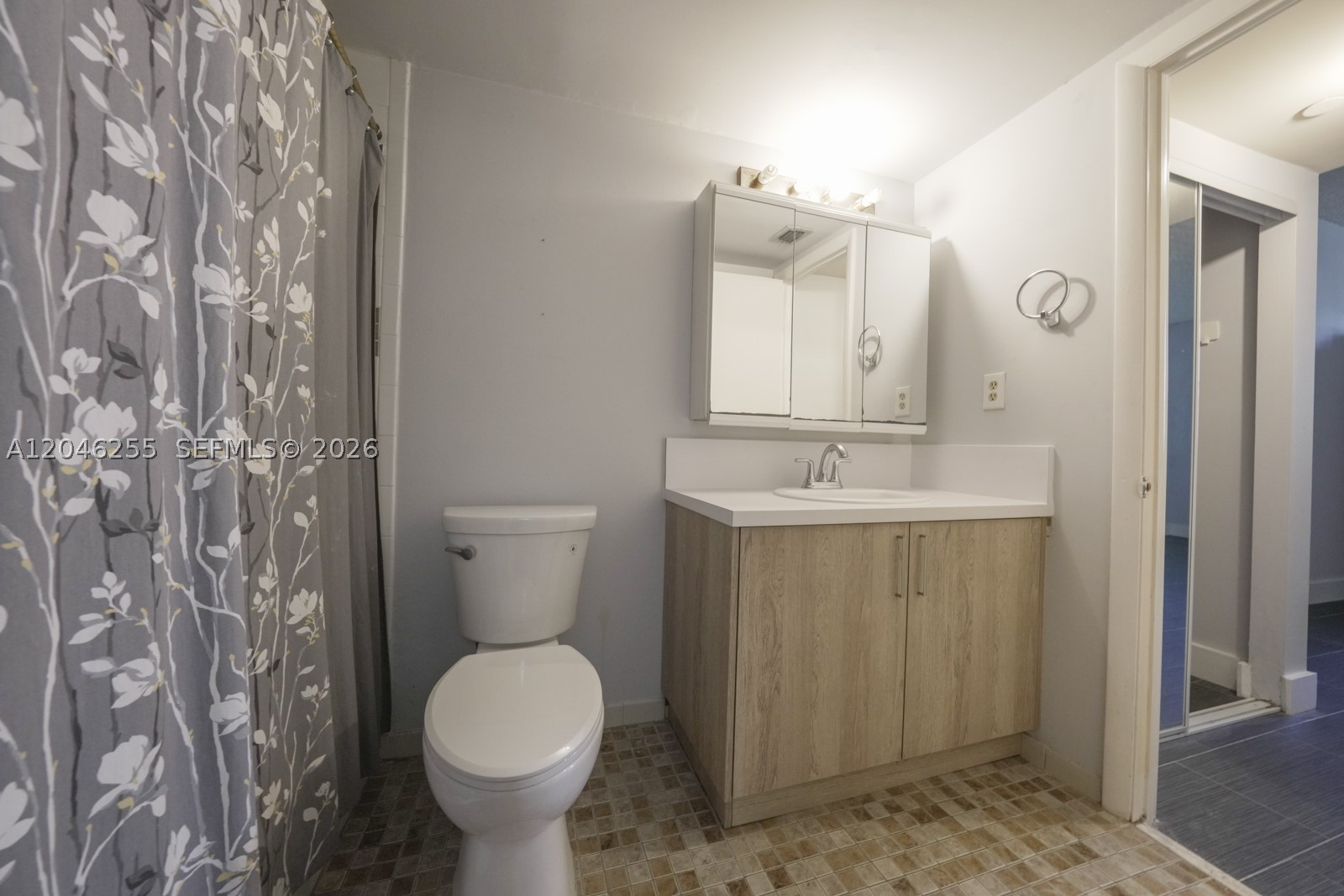GREENWICH PH I CONDO - Residential