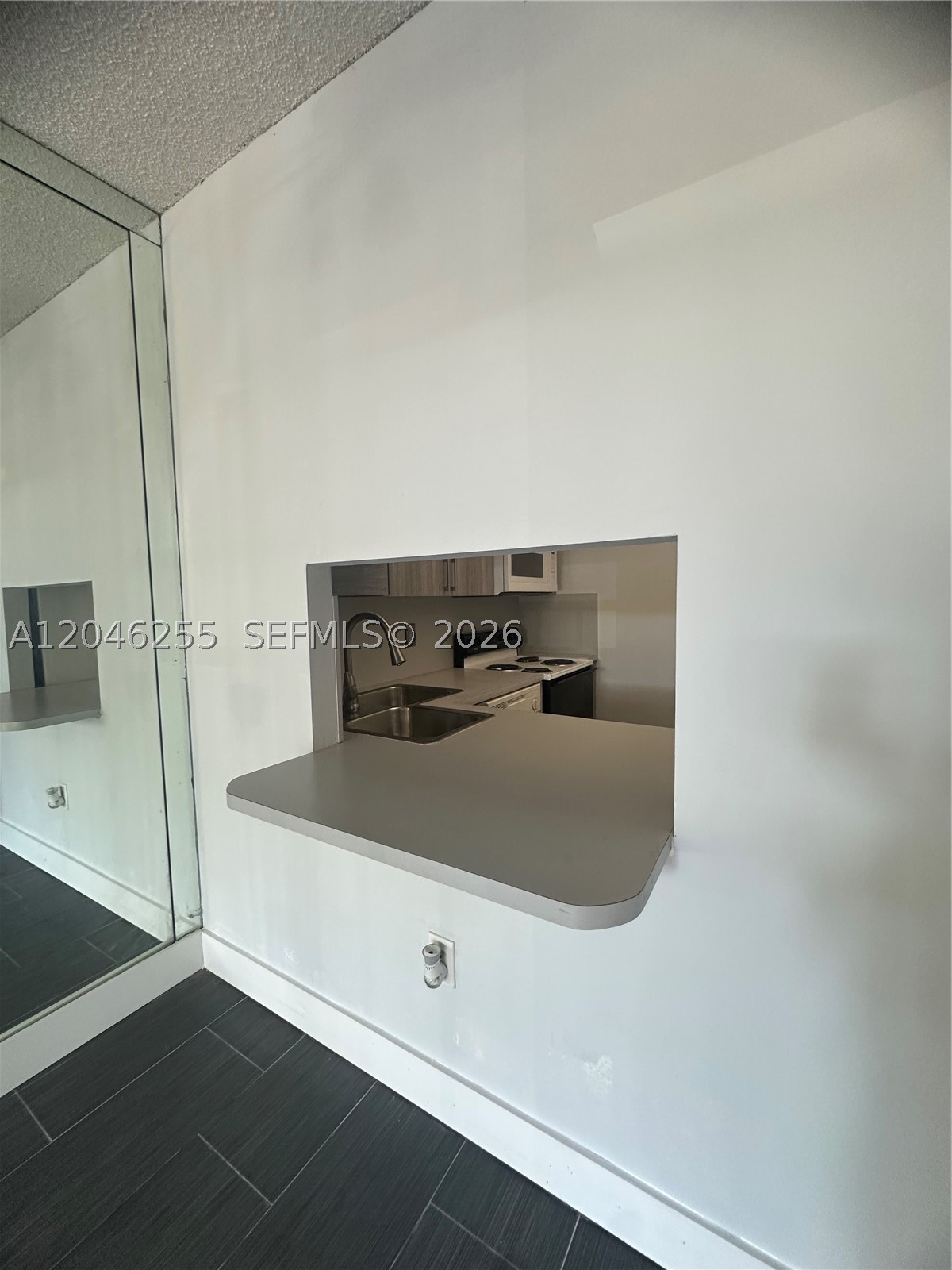 GREENWICH PH I CONDO - Residential