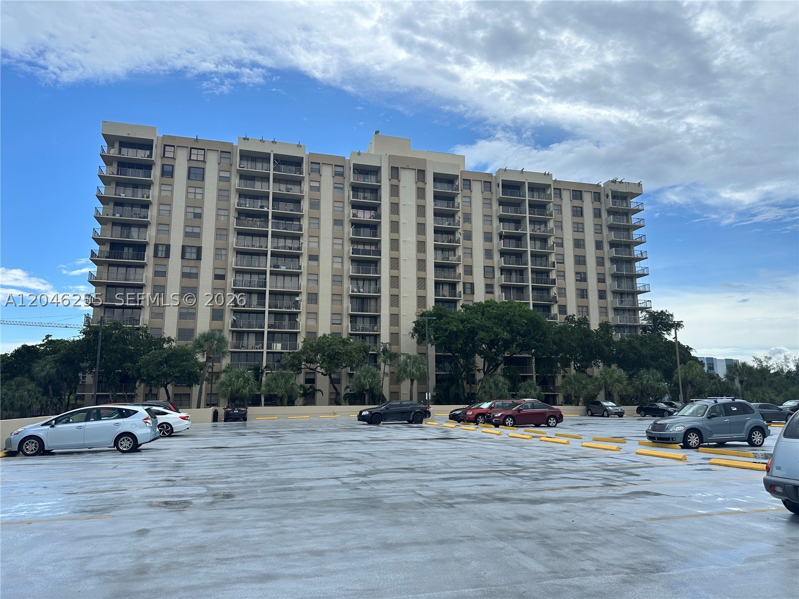 GREENWICH PH I CONDO - Residential