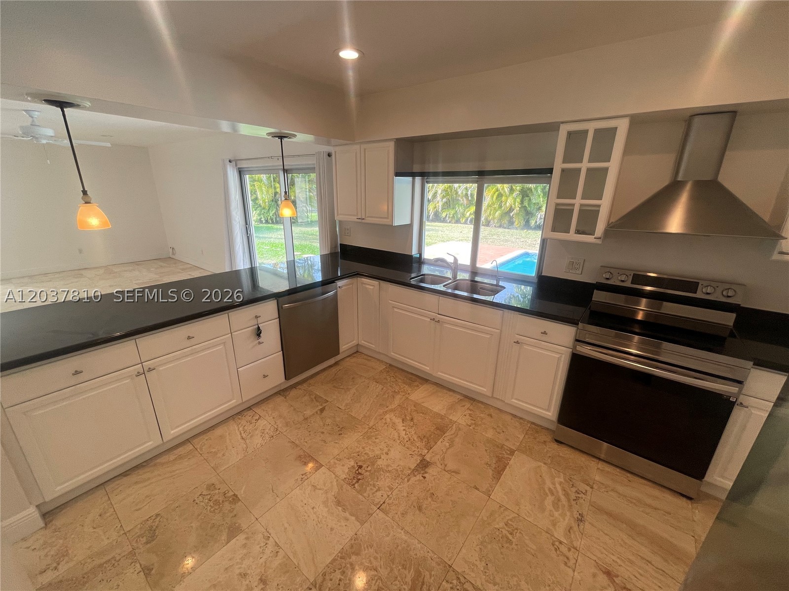 MONTGOMERY EAST SEC 1 - Residential Lease