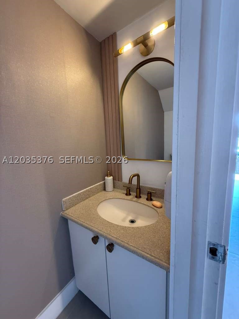 CHATEAUBLEAU VILLAS AT MI - Residential Lease
