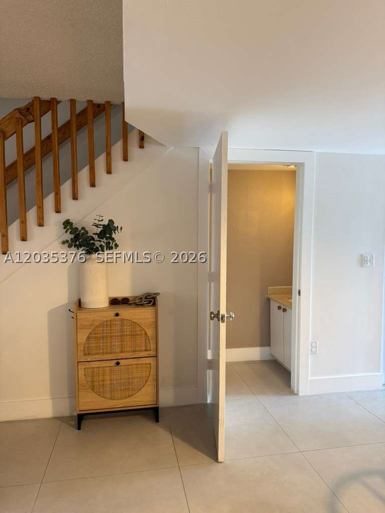 CHATEAUBLEAU VILLAS AT MI - Residential Lease