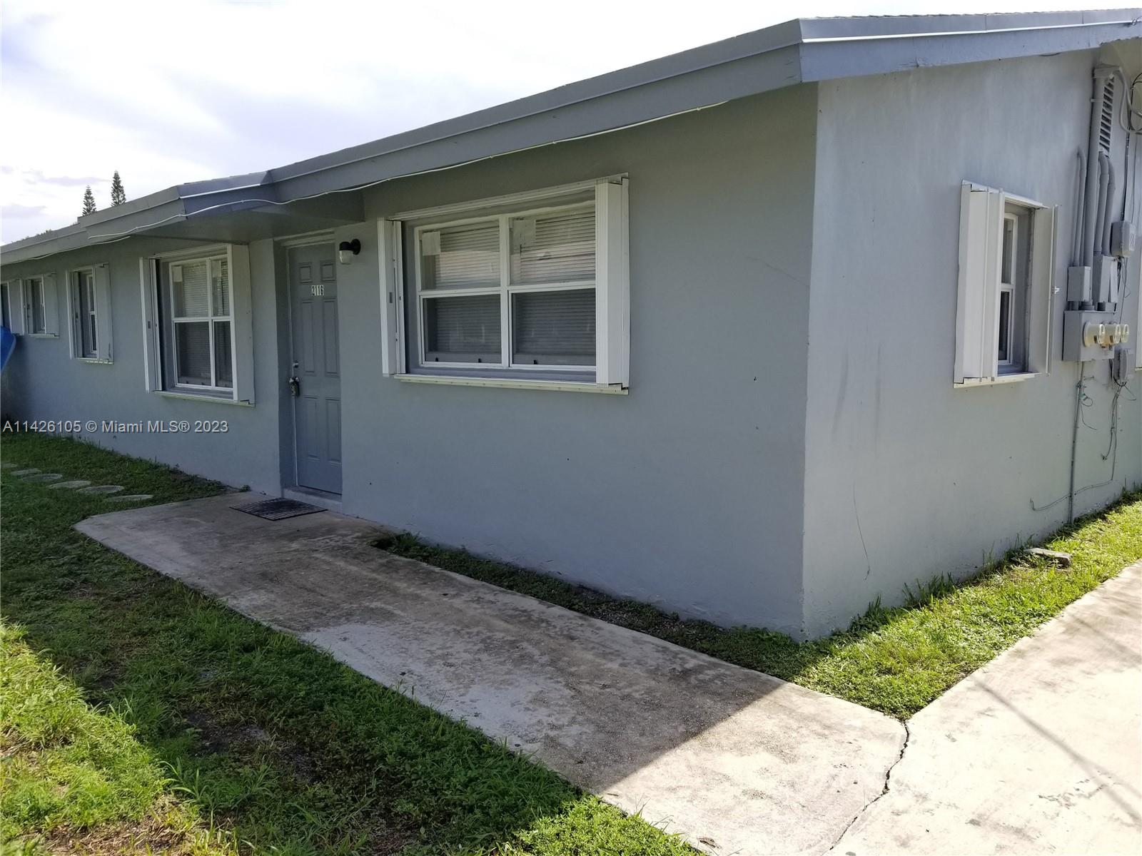 HOLLYWOOD PARK - Residential Lease