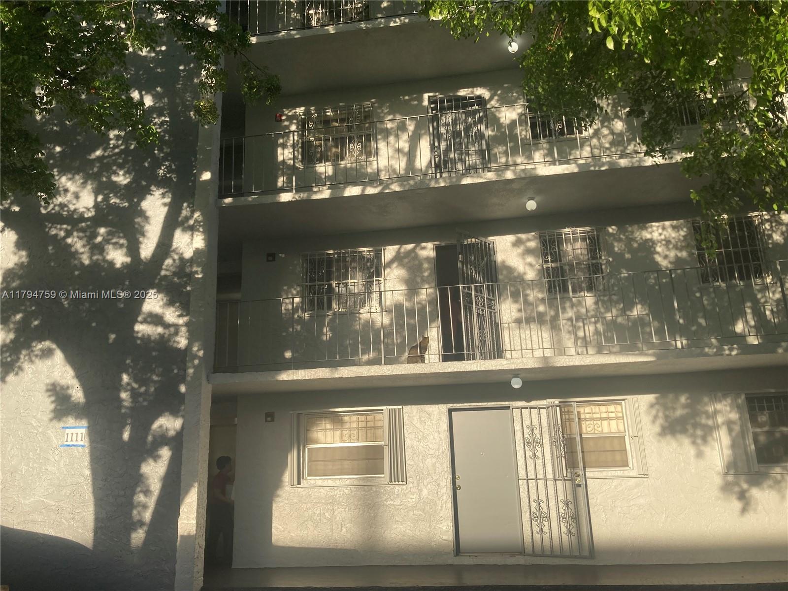 LA BAHIA CONDO - Residential