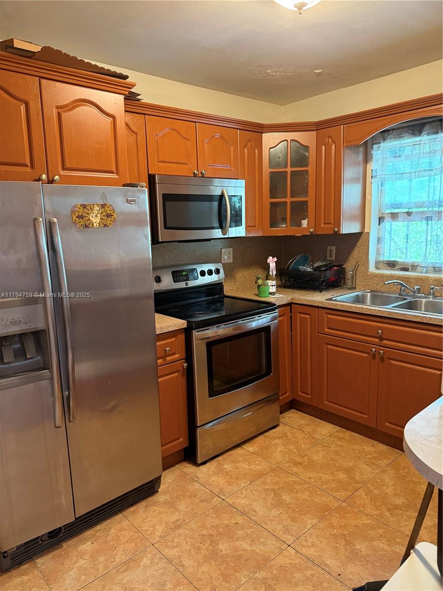 LA BAHIA CONDO - Residential