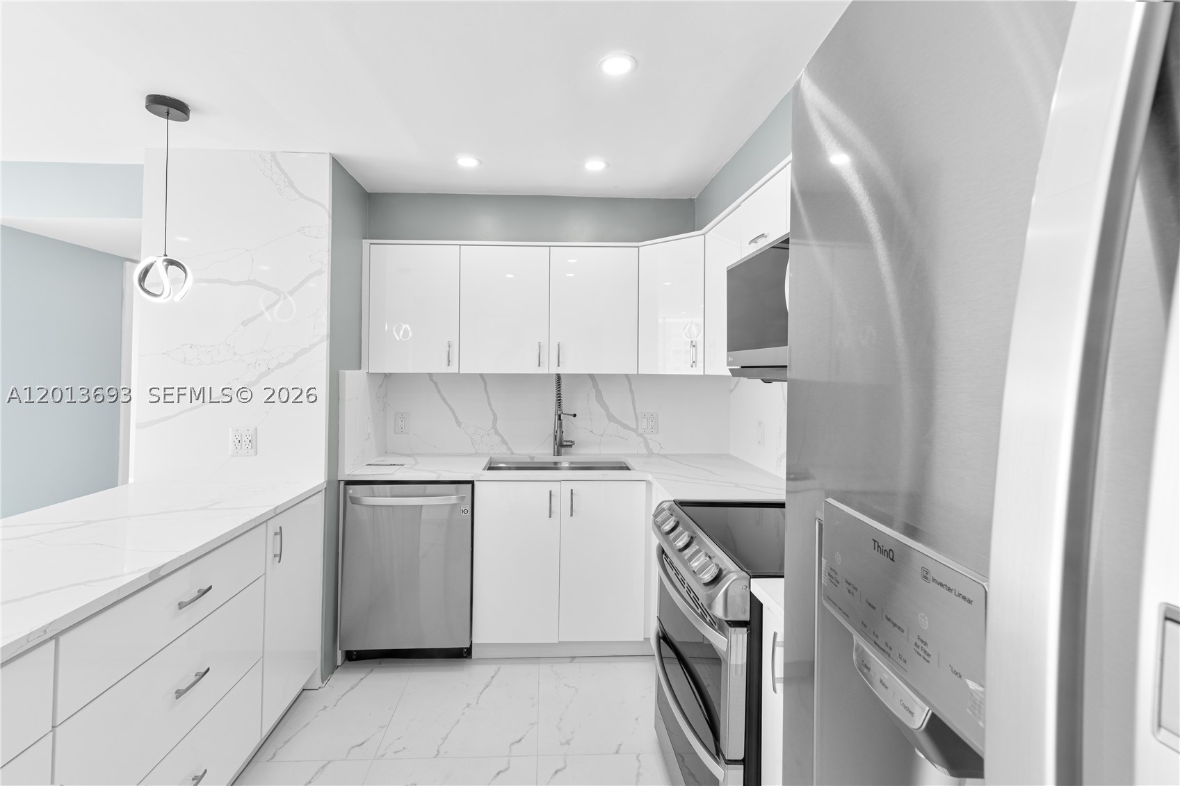 ADMIRALS PORT CONDO-EAST - Residential