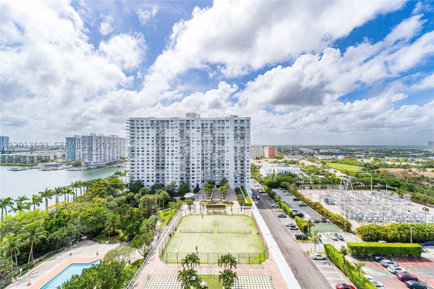 ADMIRALS PORT CONDO-EAST - Residential