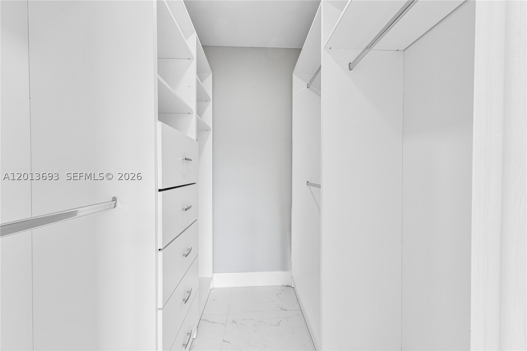 ADMIRALS PORT CONDO-EAST - Residential
