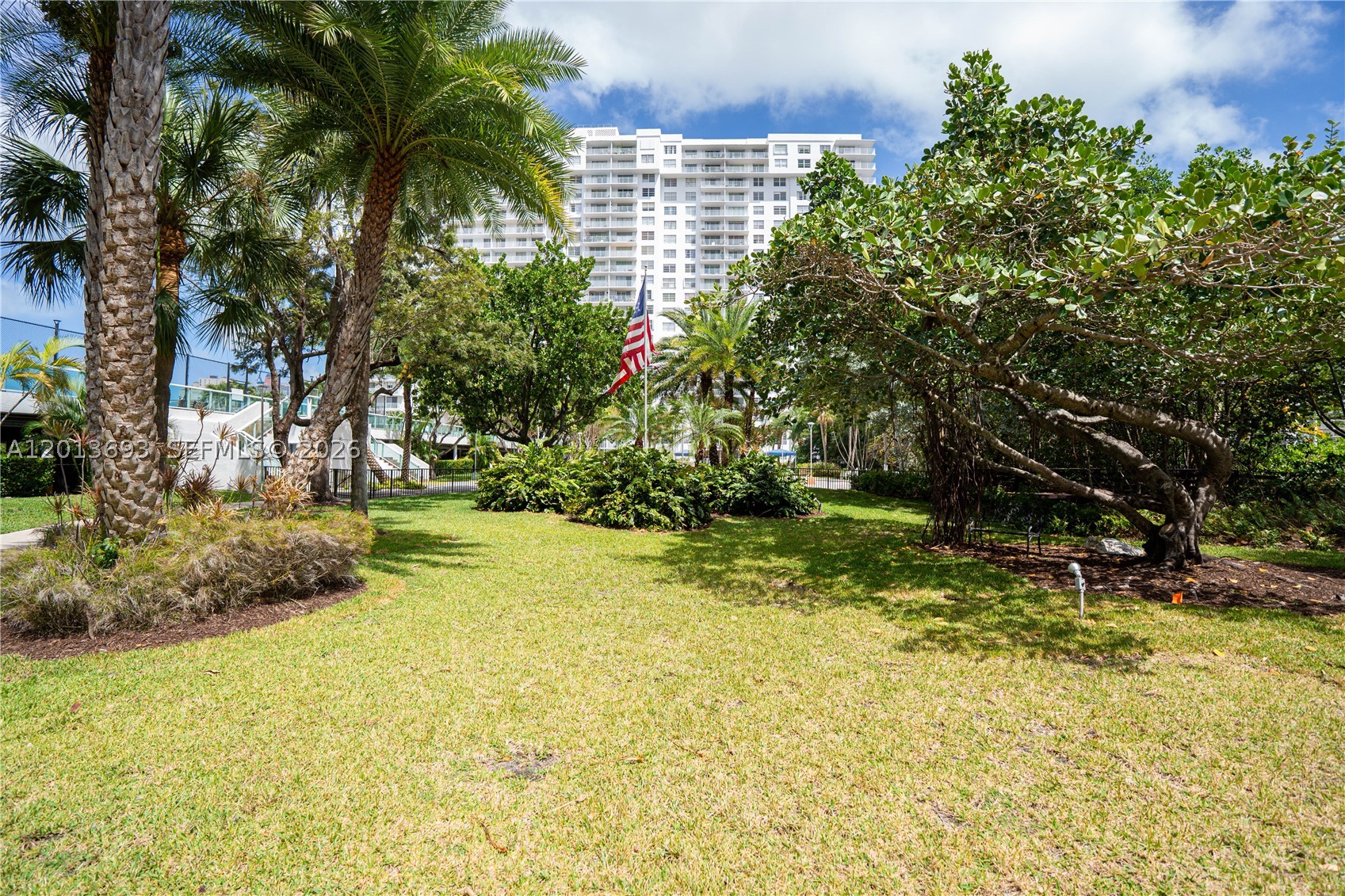 ADMIRALS PORT CONDO-EAST - Residential