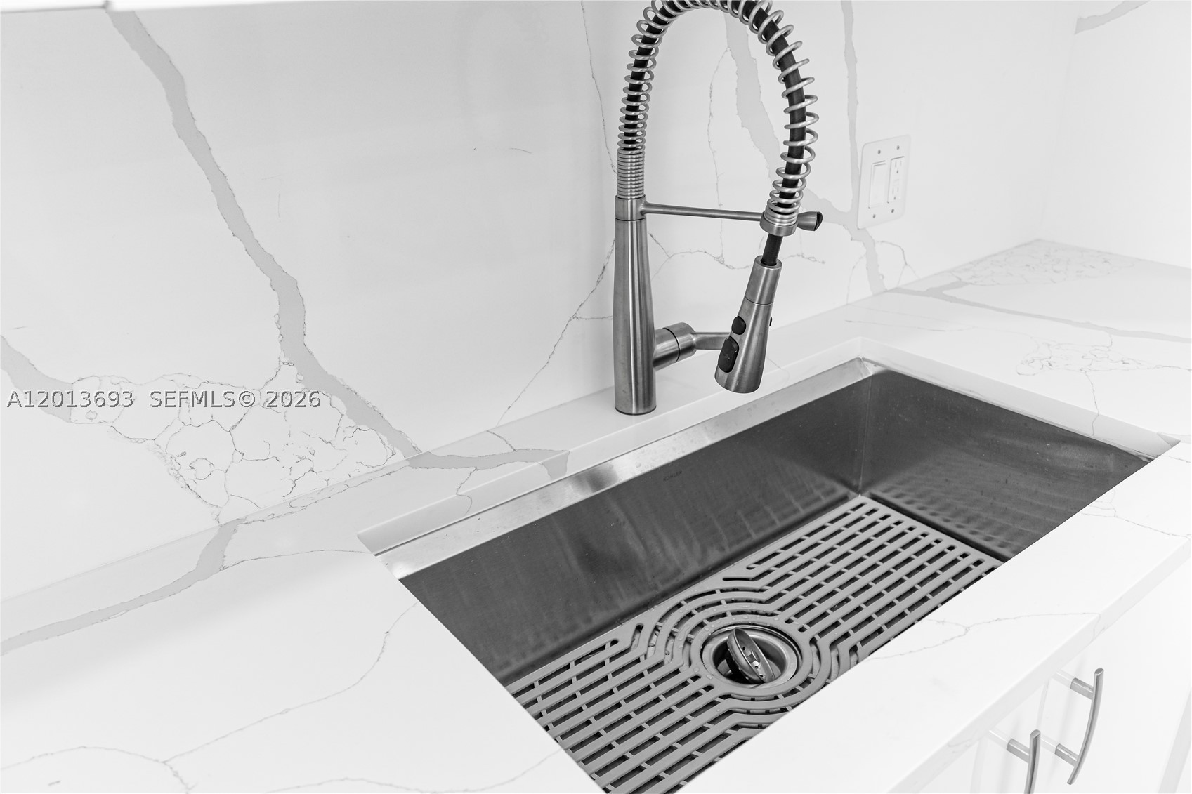 ADMIRALS PORT CONDO-EAST - Residential