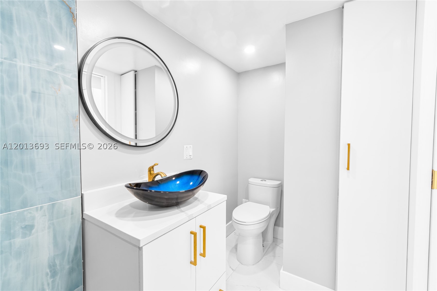 ADMIRALS PORT CONDO-EAST - Residential