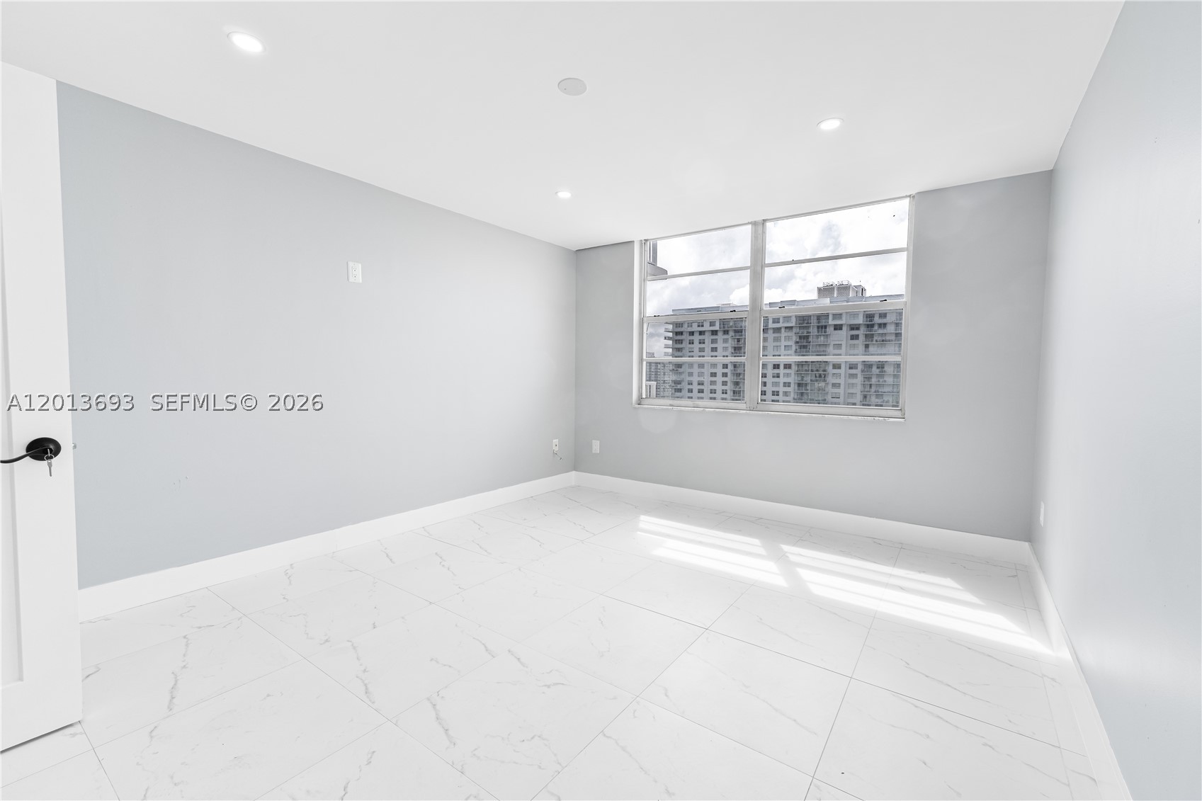 ADMIRALS PORT CONDO-EAST - Residential