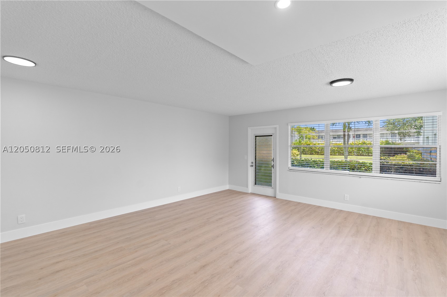 OAKRIDGE N CONDO - Residential