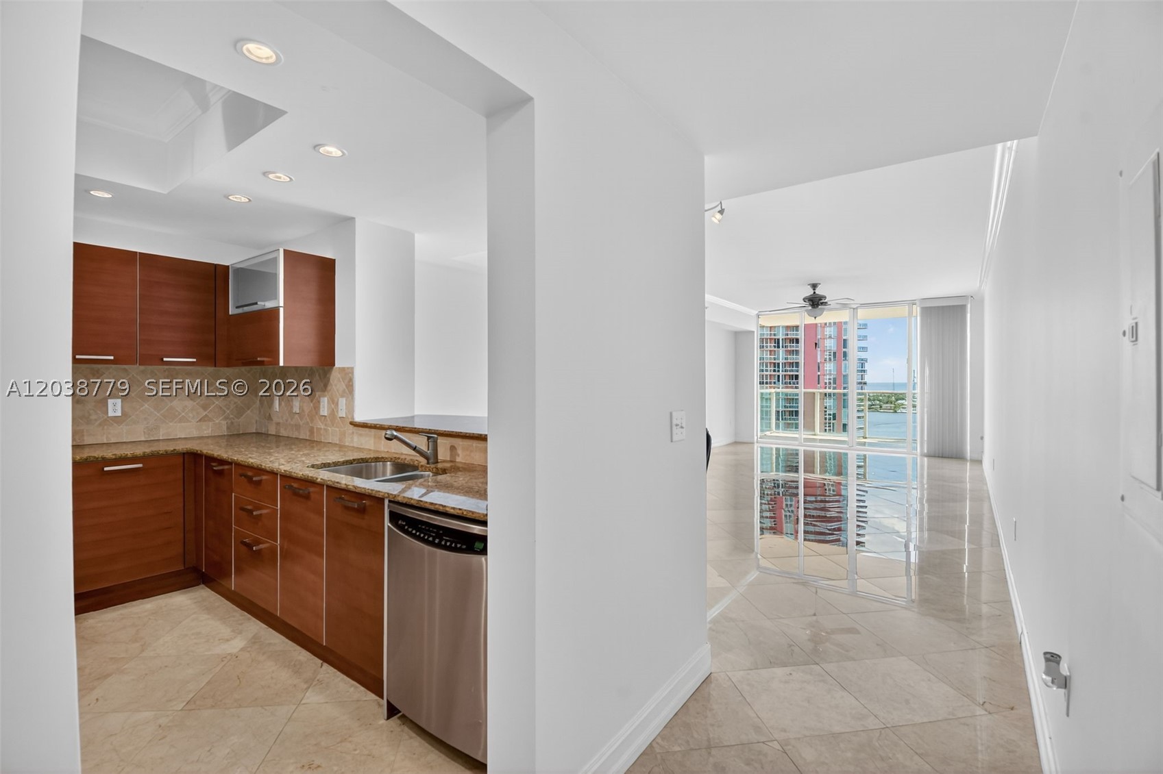 AVENTURA MARINA CONDO NUM - Residential