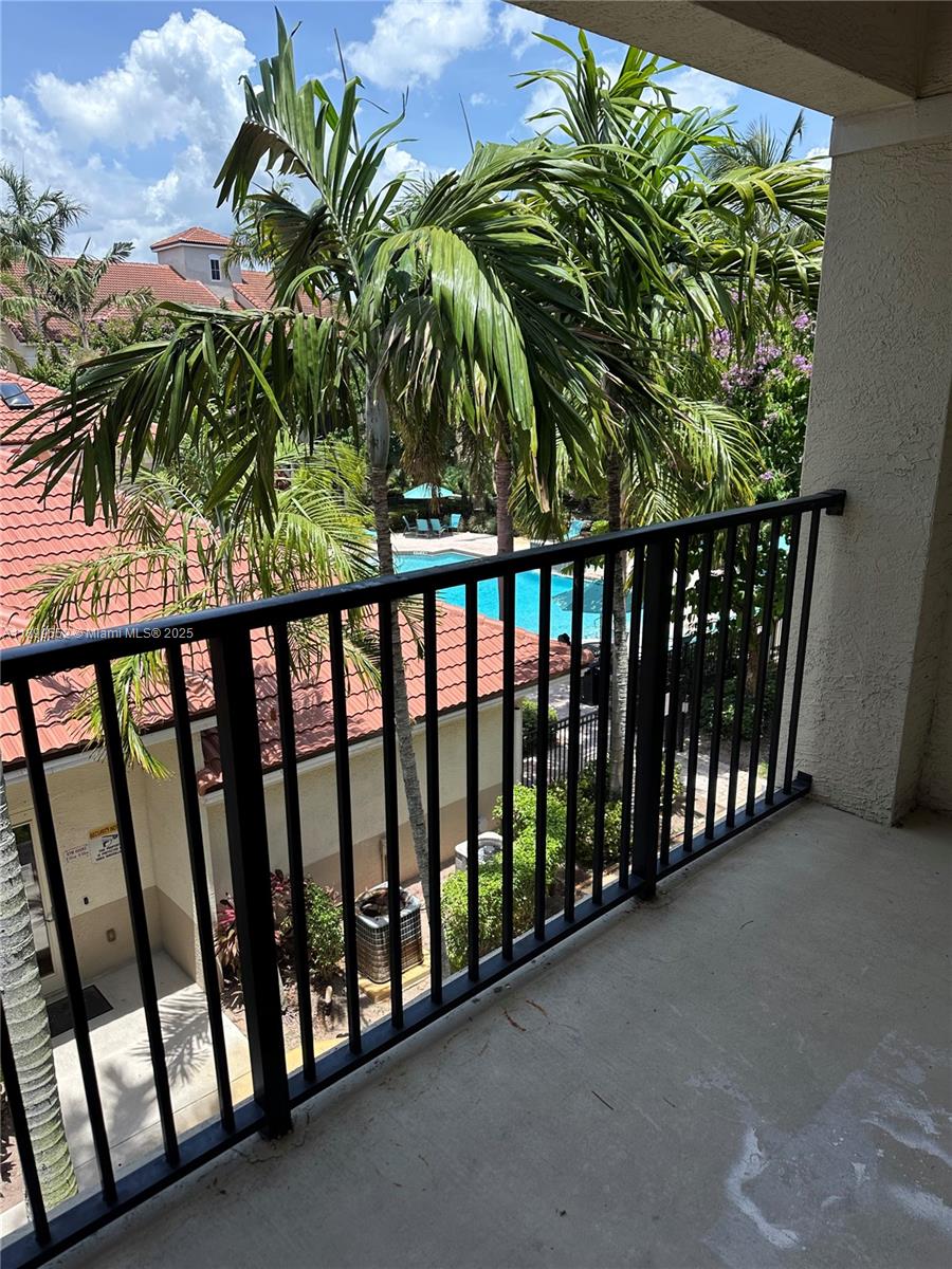 Pls read broker remarks!!

Welcome to 5840 W Sample Road #306—a charming 2-bedroom, 2-bathroom home in the heart of Coral Springs, priced at $270K. This move-in ready unit offers everything you need in one of Broward's friendliest communities, known for great schools, safe streets, and easy living. Recent sales show buyers love this area, and it's easy to see why—you're close to shopping, dining, parks, and highways, with a neighborhood feel that makes you smile when you pull into the driveway. Whether you're starting out, settling down, or investing smart, this is your opportunity to own a piece of the good life in Coral Springs.