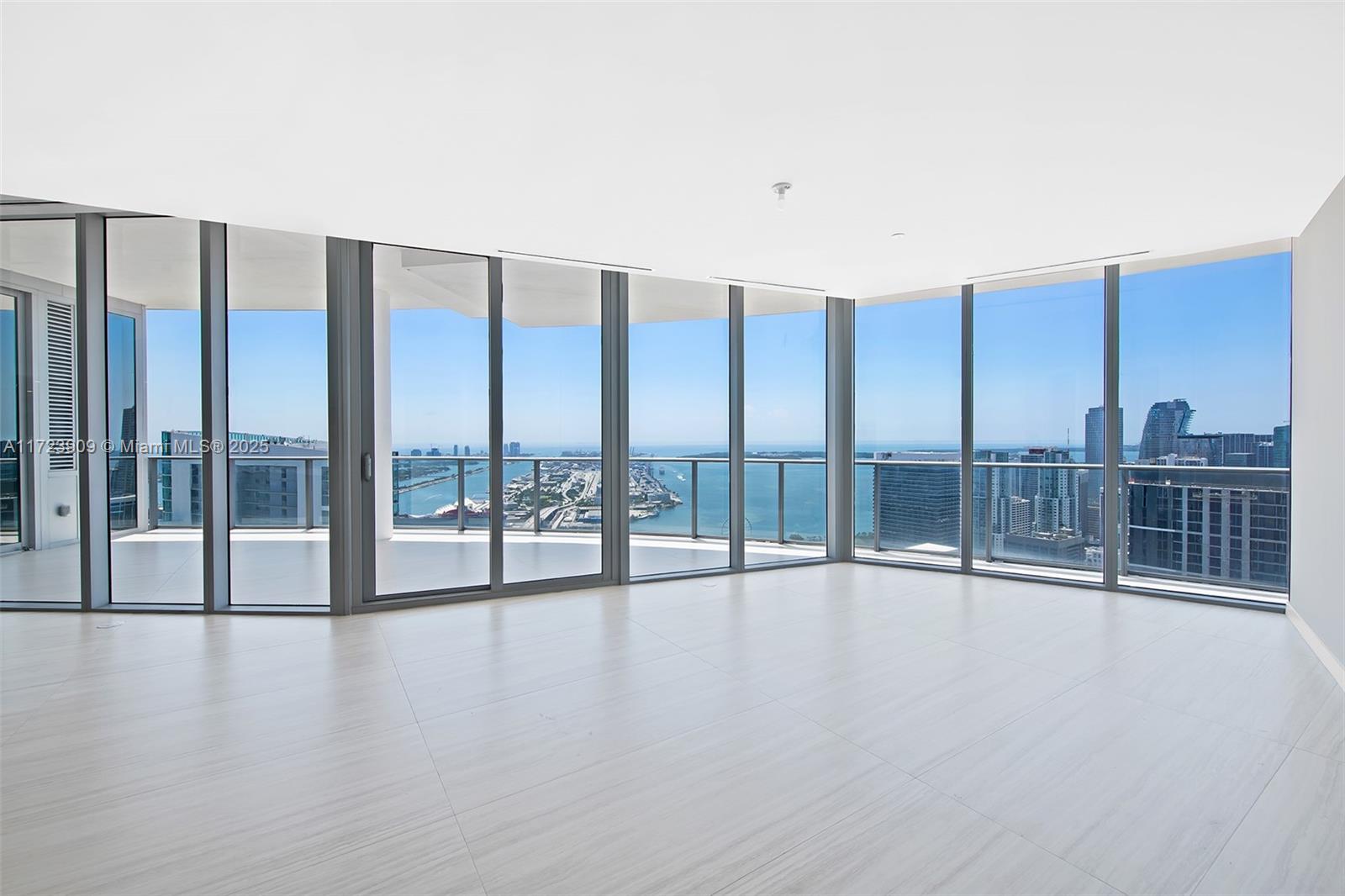PARAMOUNT MIAMI WORLDCENT - Residential