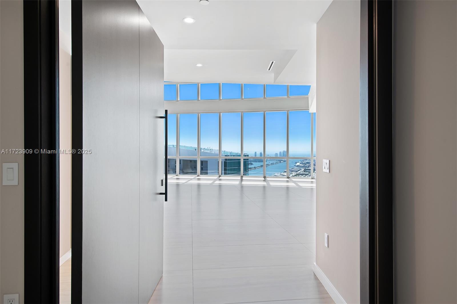 PARAMOUNT MIAMI WORLDCENT - Residential
