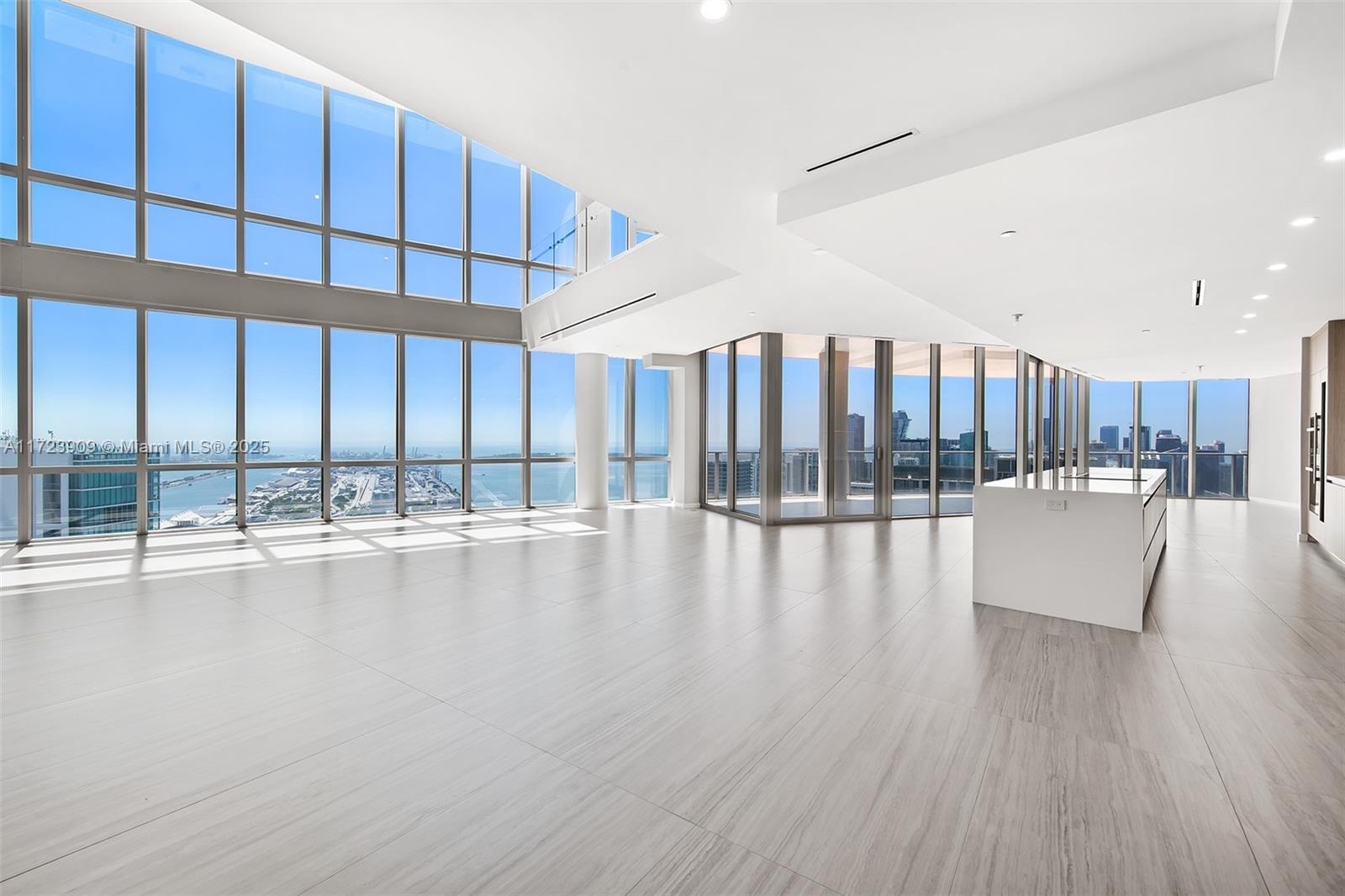 PARAMOUNT MIAMI WORLDCENT - Residential
