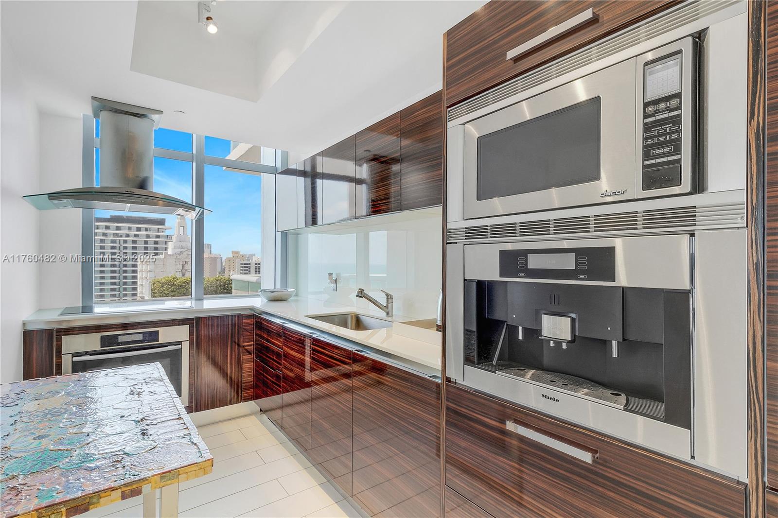 THE CARIBBEAN CONDO - Residential