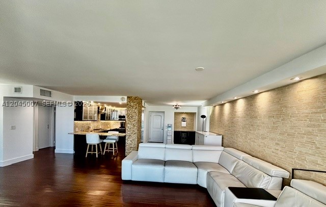 ARLEN HOUSE EAST CONDO - Residential