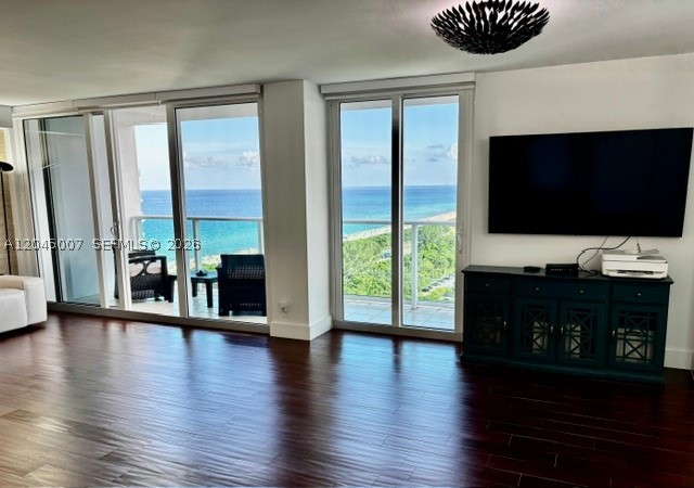 ARLEN HOUSE EAST CONDO - Residential