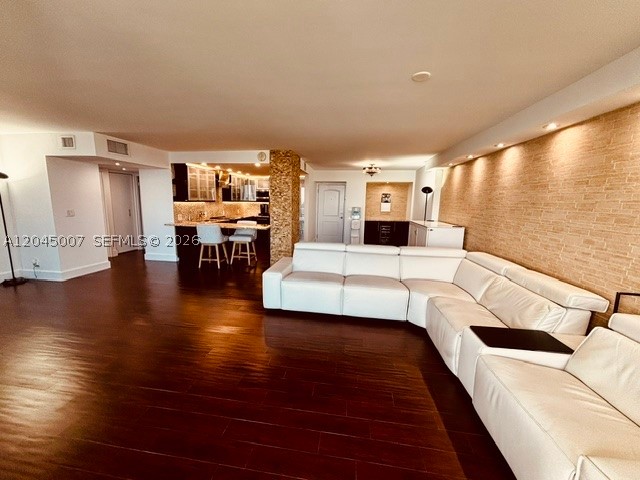 ARLEN HOUSE EAST CONDO - Residential