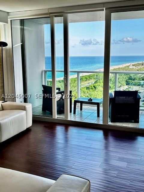 ARLEN HOUSE EAST CONDO - Residential