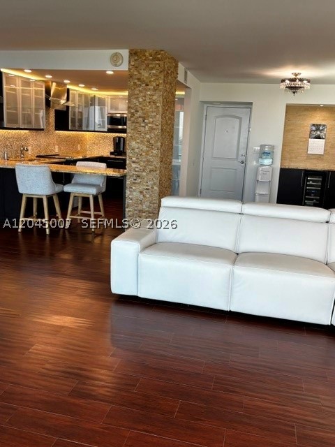 ARLEN HOUSE EAST CONDO - Residential