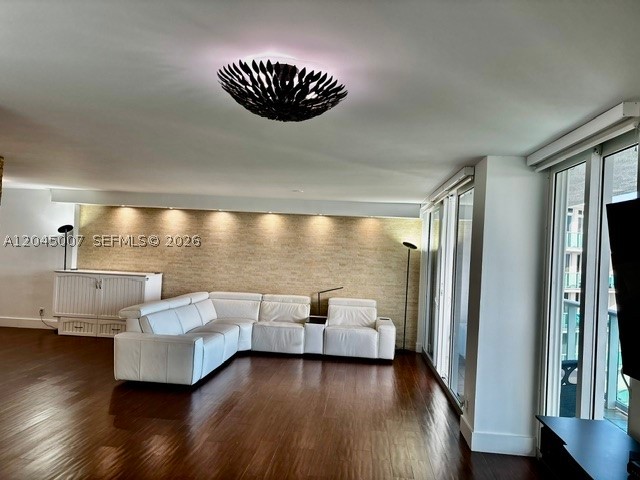 ARLEN HOUSE EAST CONDO - Residential