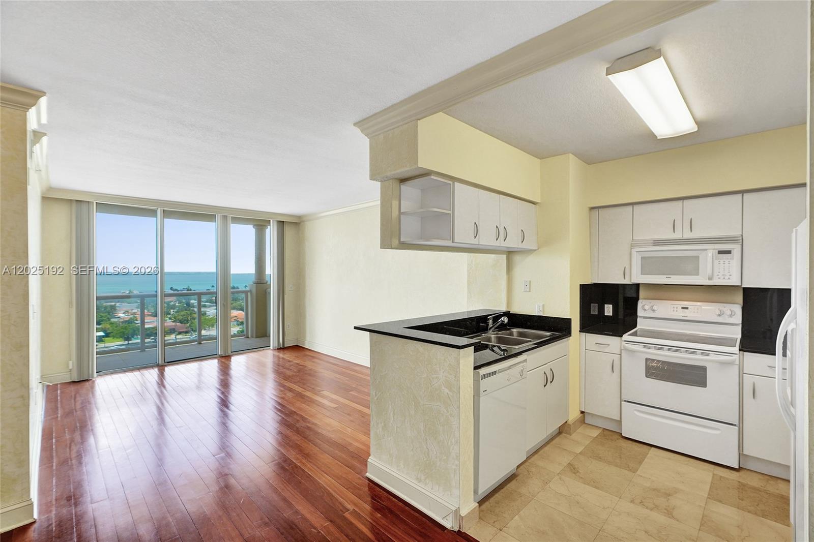 BAYVIEW CONDO AT NORTH BA - Residential