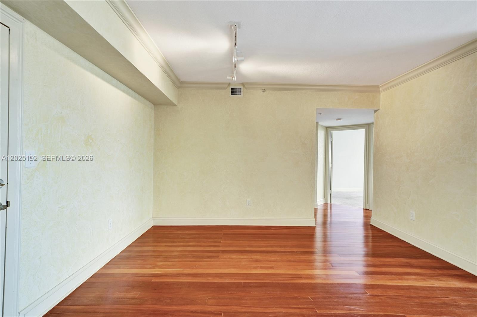 BAYVIEW CONDO AT NORTH BA - Residential