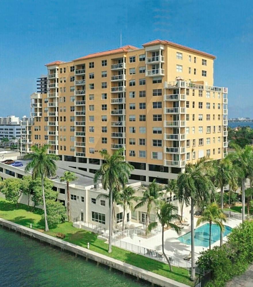BAYVIEW CONDO AT NORTH BA - Residential