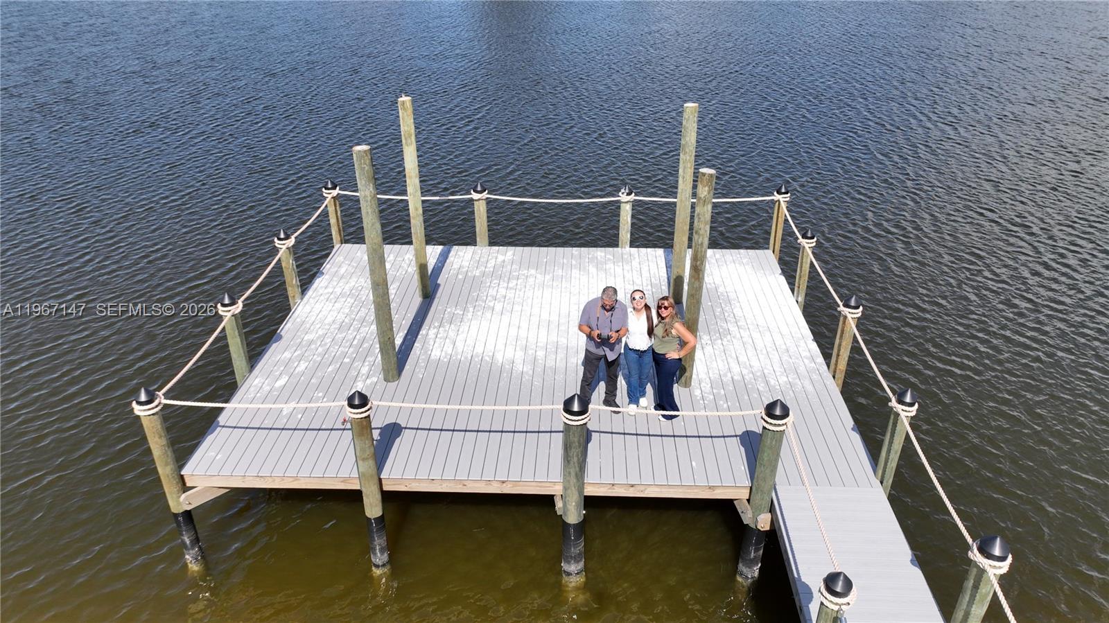 CAPE CORAL - Land
