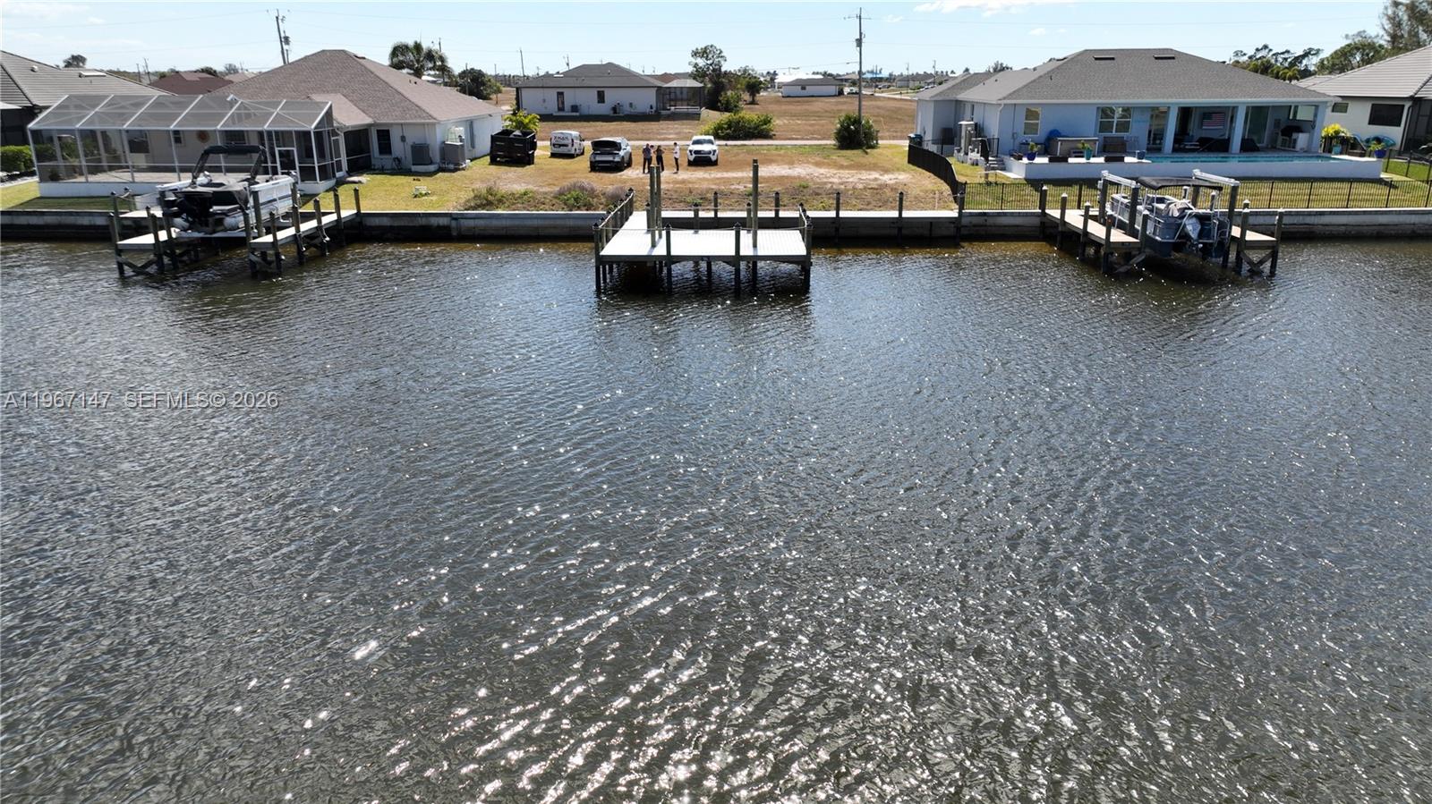 CAPE CORAL - Land