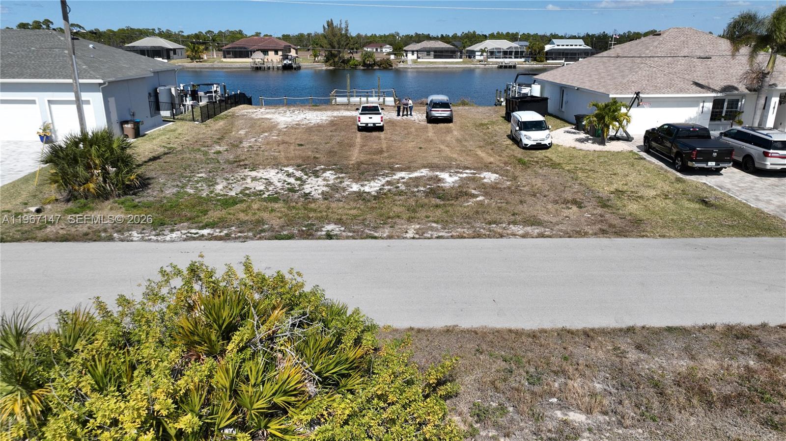 CAPE CORAL - Land