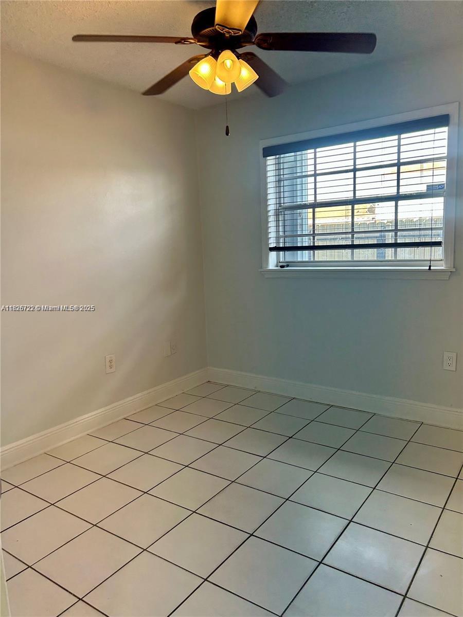 LAKES OF ACADIA UNIT 3 TH - Residential Lease