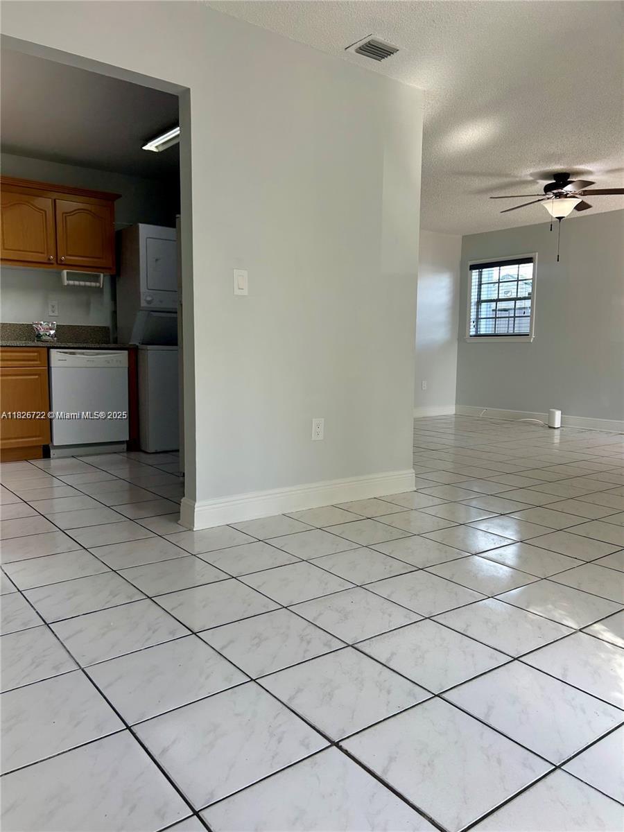 LAKES OF ACADIA UNIT 3 TH - Residential Lease