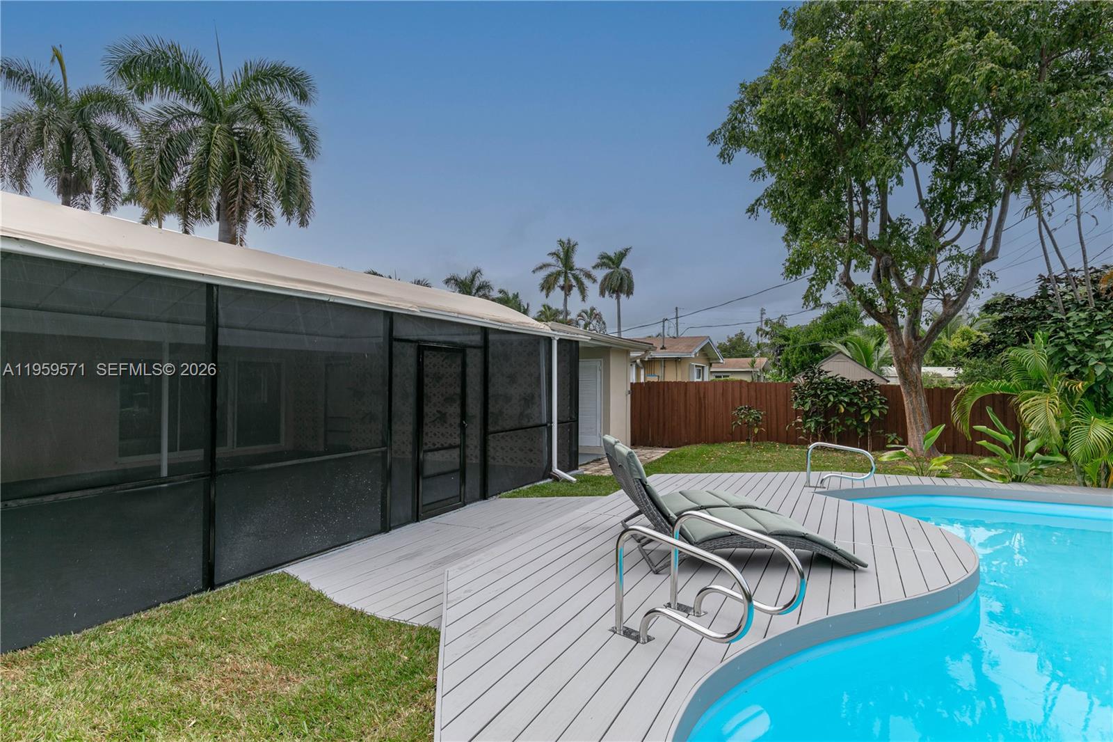 HOLLYWOOD HOMESITES HIGH - Residential