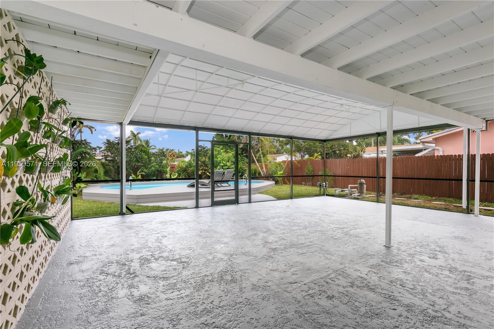 HOLLYWOOD HOMESITES HIGH - Residential