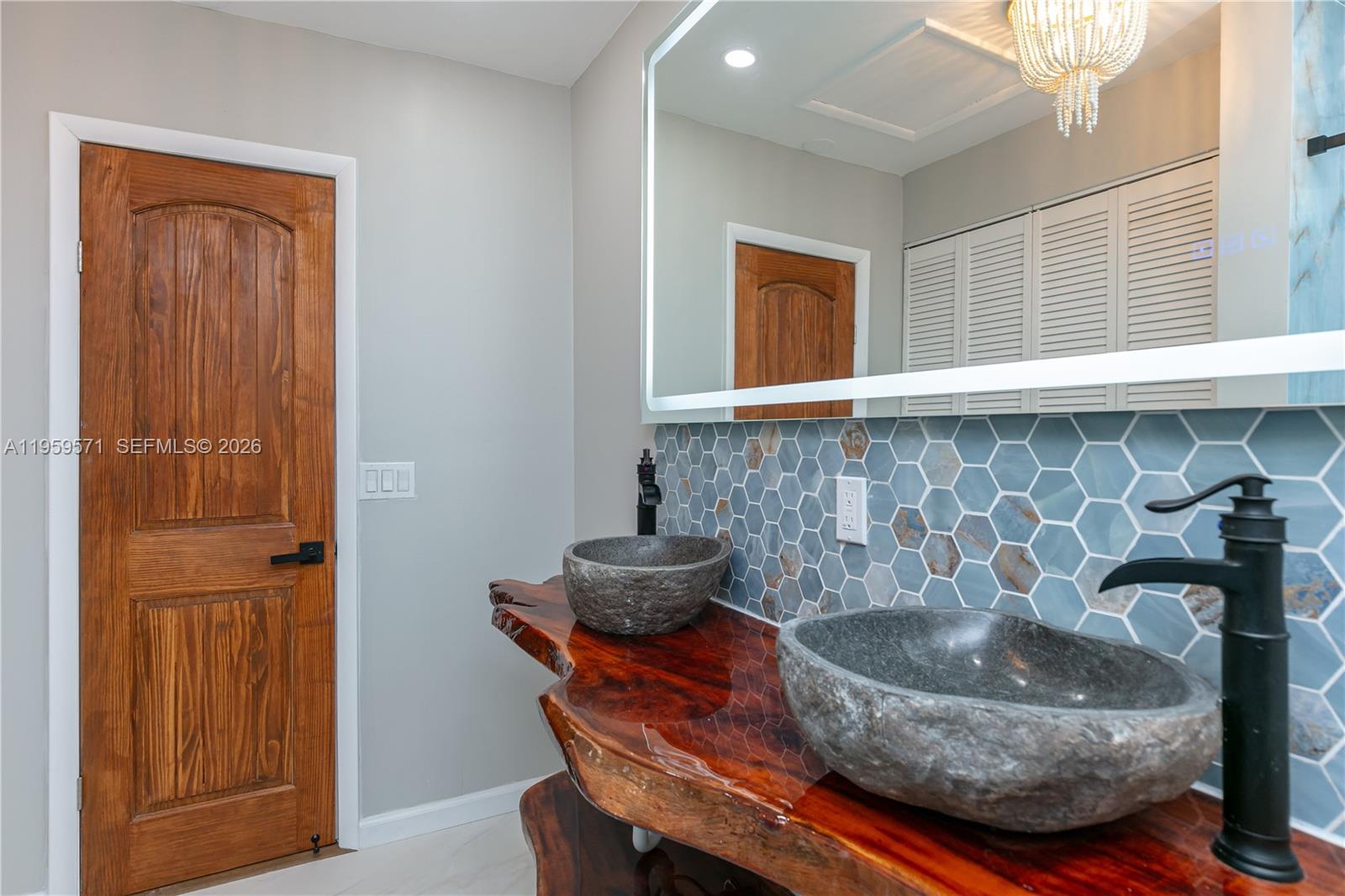 HOLLYWOOD HOMESITES HIGH - Residential
