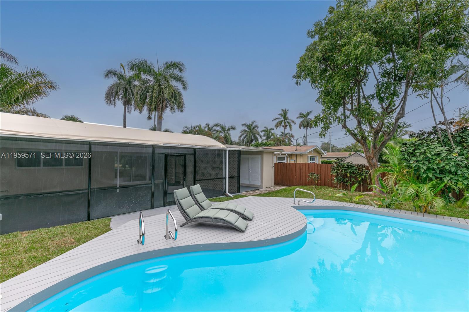 HOLLYWOOD HOMESITES HIGH - Residential