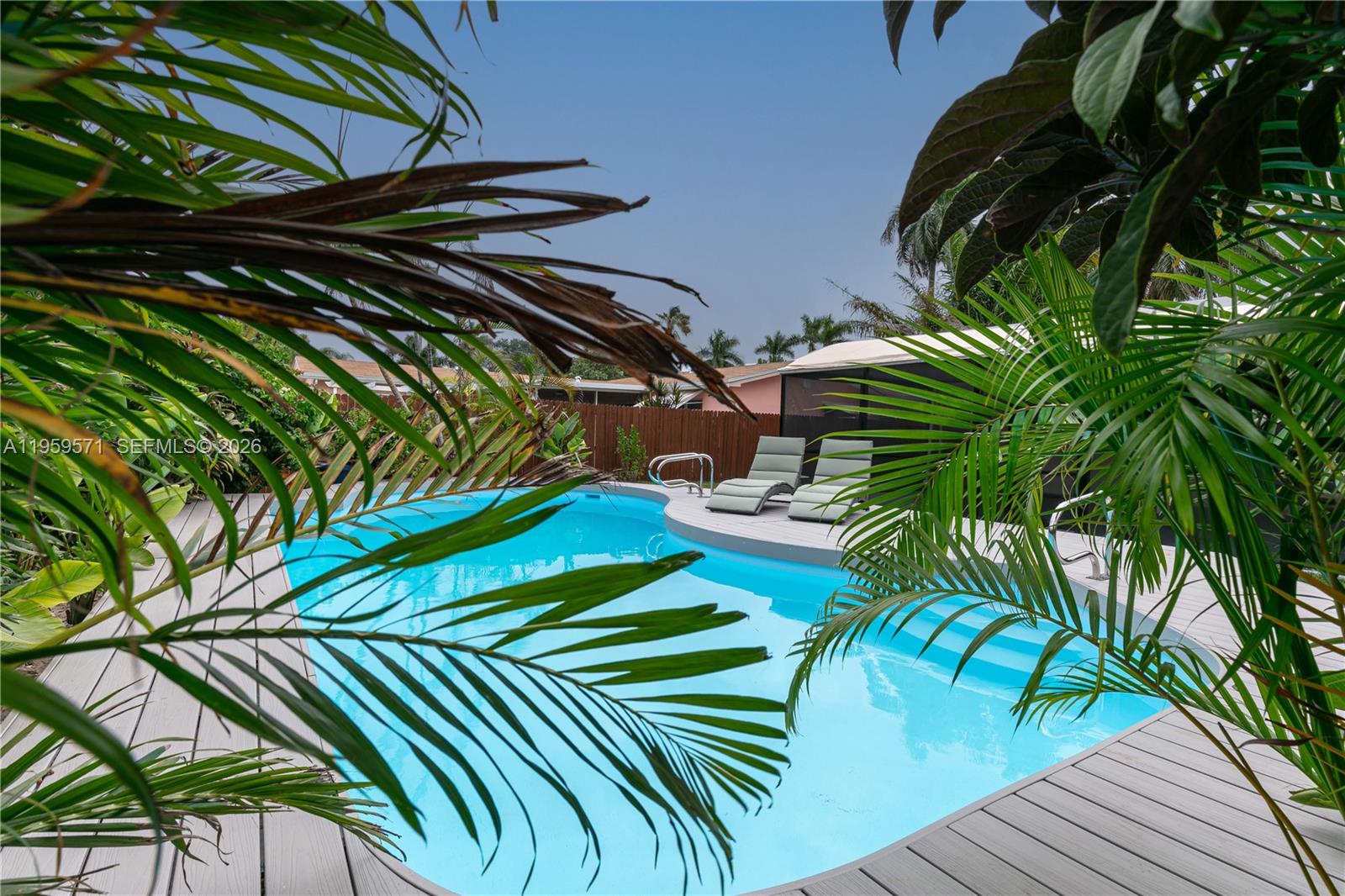HOLLYWOOD HOMESITES HIGH - Residential