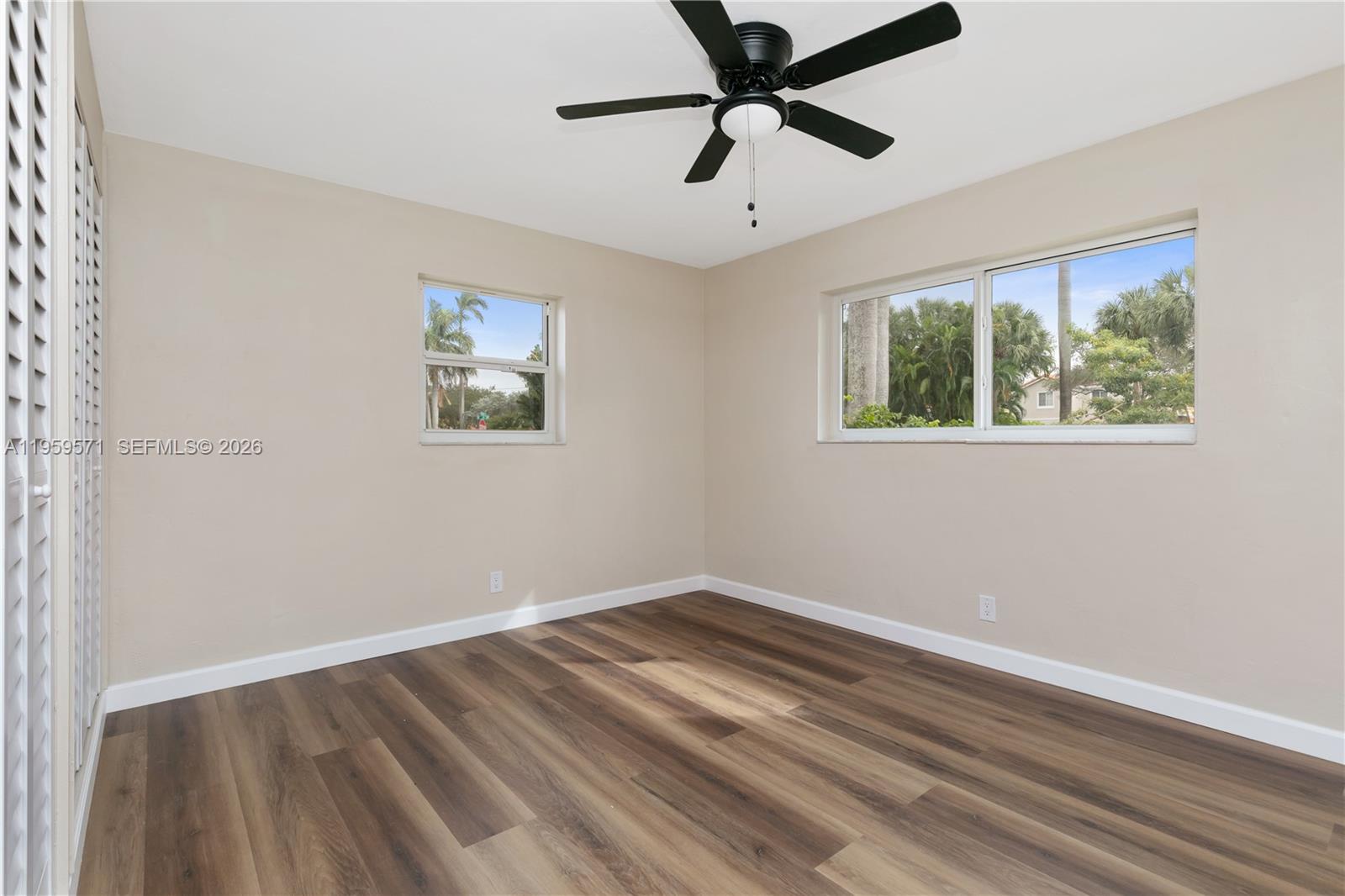 HOLLYWOOD HOMESITES HIGH - Residential