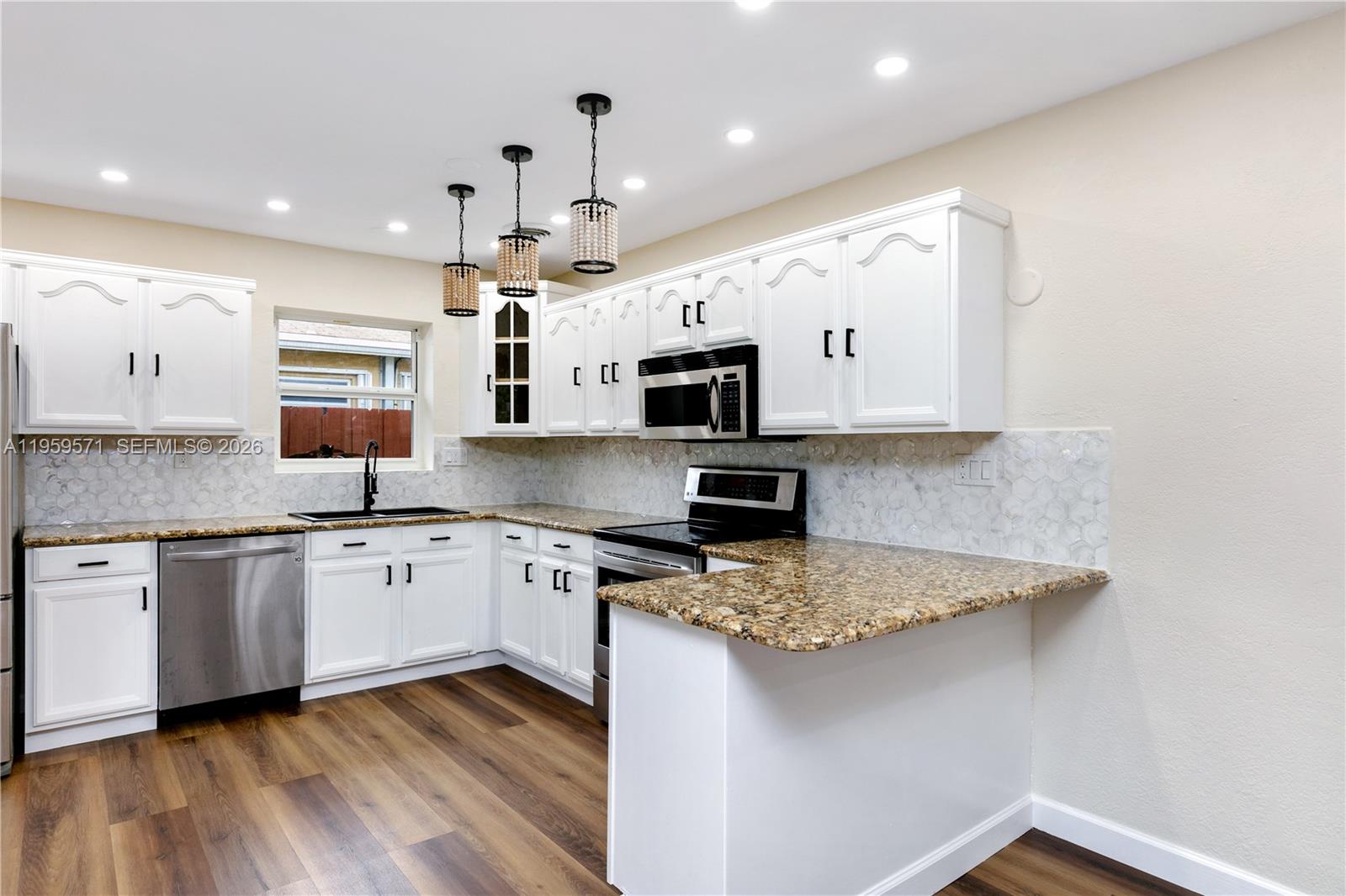 HOLLYWOOD HOMESITES HIGH - Residential