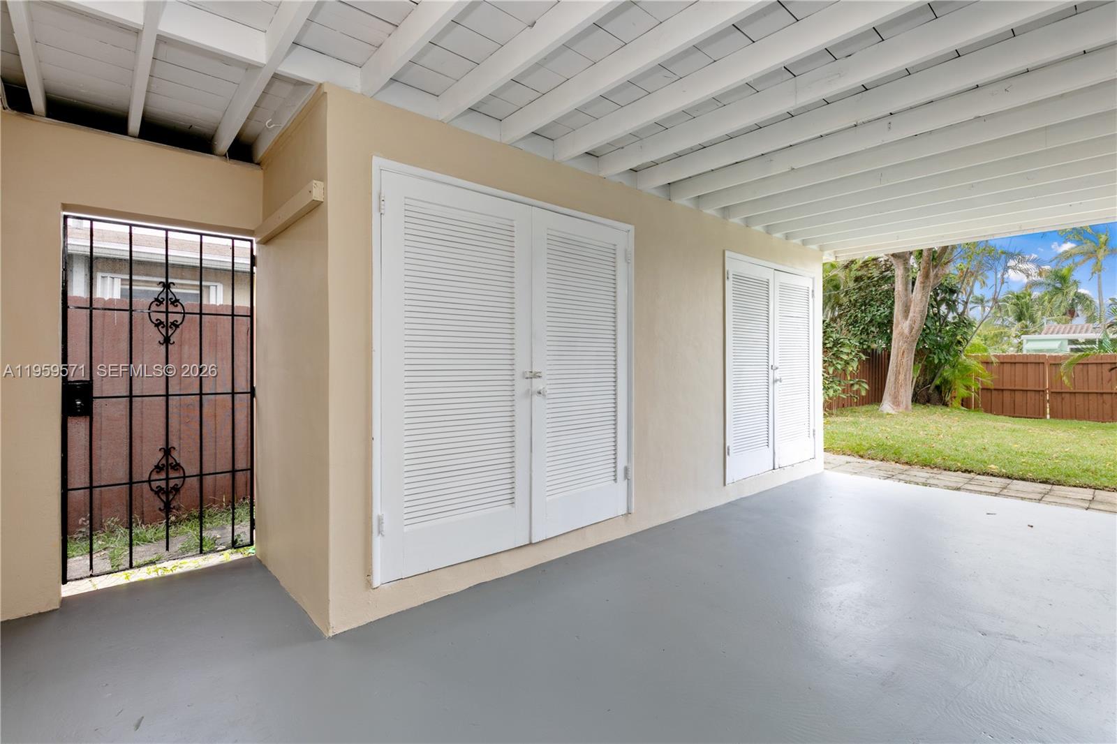 HOLLYWOOD HOMESITES HIGH - Residential